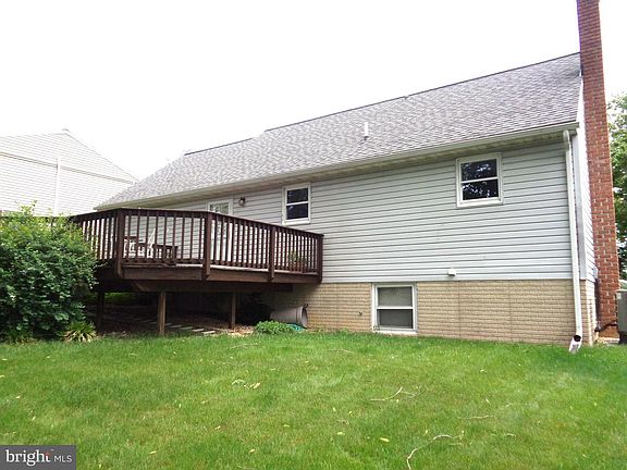 4th image of 326 Barberry Dr
