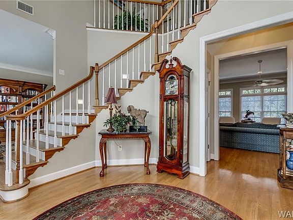 5th image of 2904 Lake Cove Cir