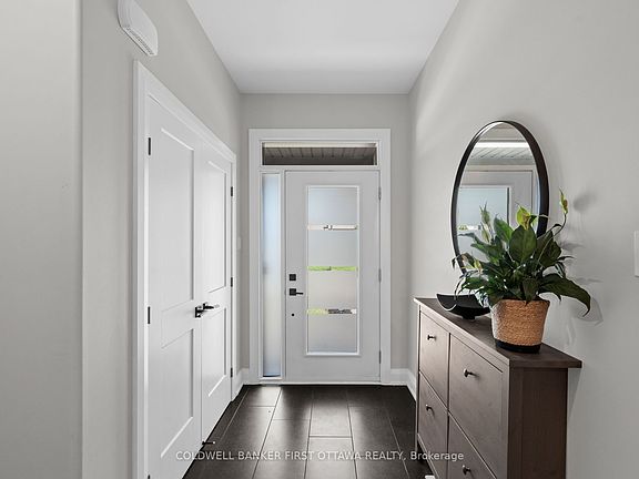 5th image of 94 Porter St