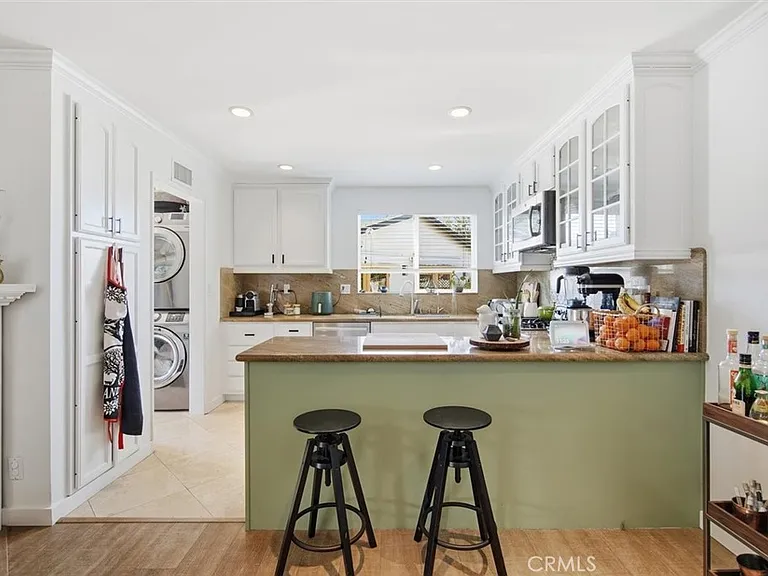 6443 Gross Ave — Photo 7