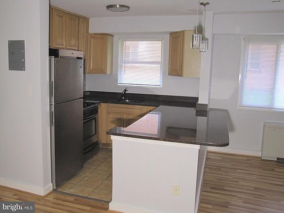 4th image of 116 Lee Ave APT 105