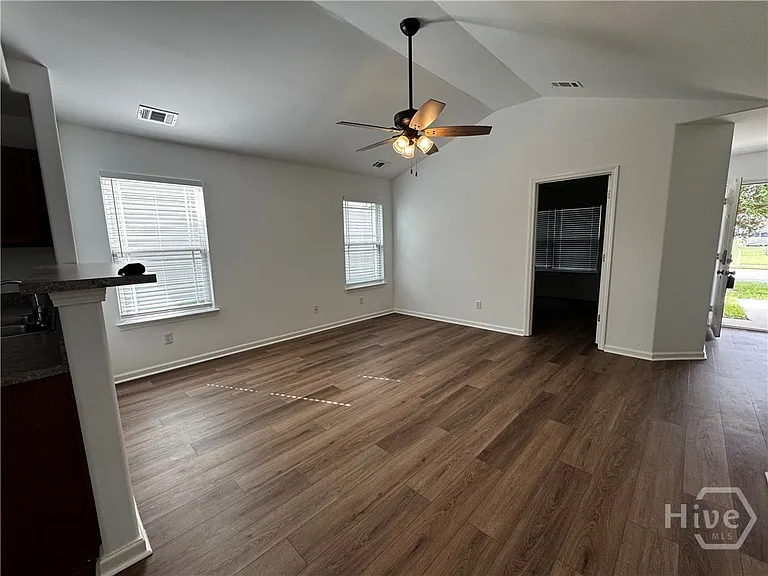 115 Fox Glen Ct — Photo 10