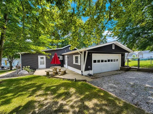 3097 E Stahl Rd, Monon, IN 47959