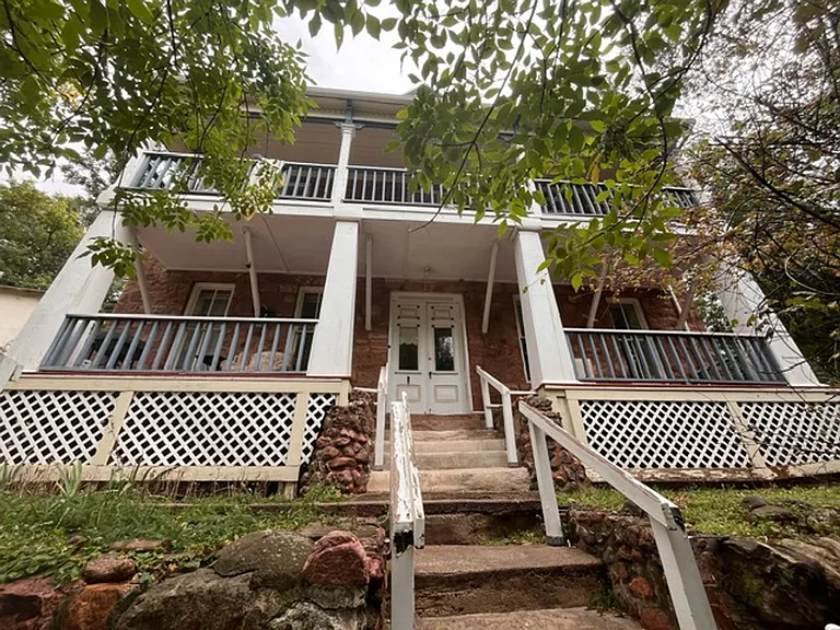 617 Manitou Ave — Photo 2