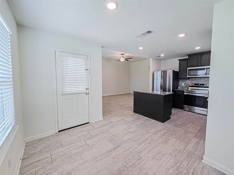332 Lone Mountain Dr — Photo 10