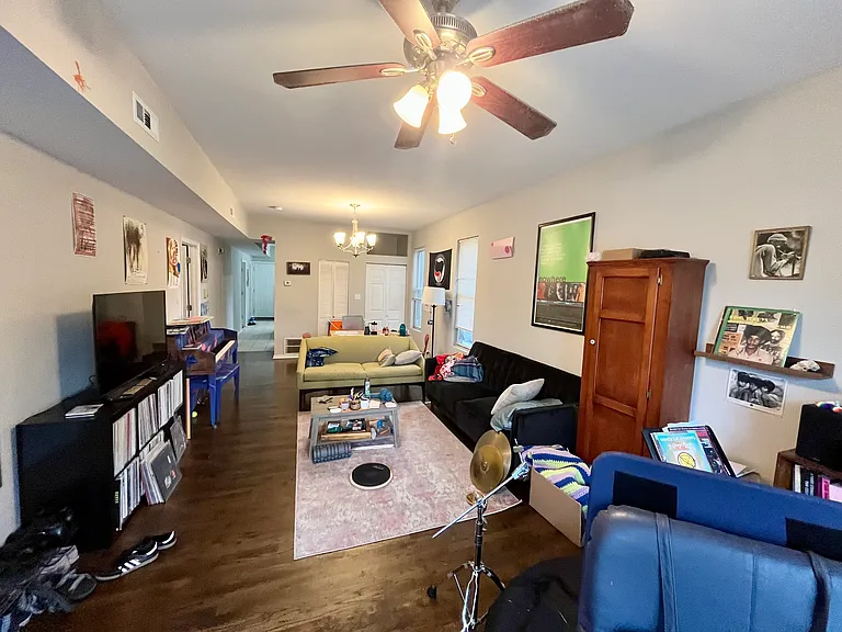 3435 W McLean Ave #1F — Photo 2