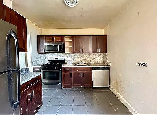 1st image of 16201 Highland Ave #4H