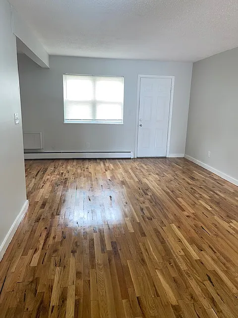2 bed, 900 sqft, $2,300 — Photo 2