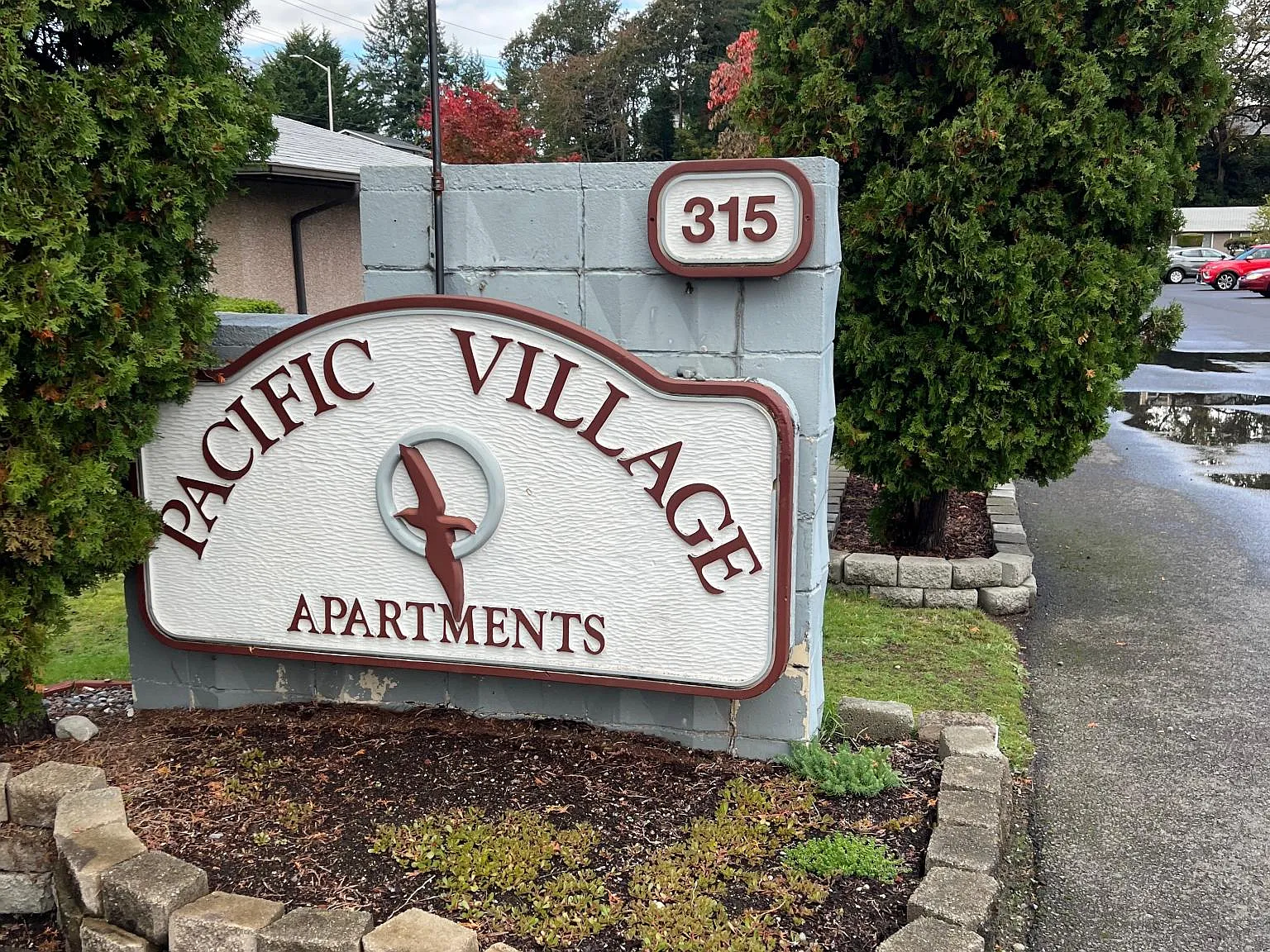 Pacific Village Apartments — Photo 4