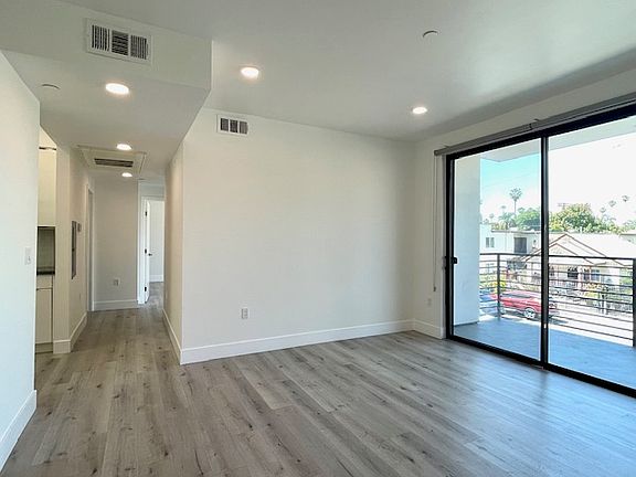 5th image of 14612 Calvert St #202