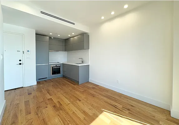 Rented by Pear NYC LLC | media 6