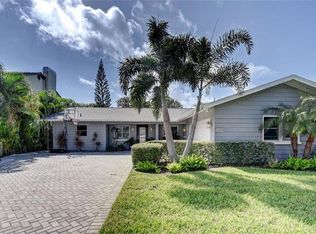 106 13th St, Belleair Beach, FL 33786