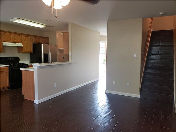 5th image of 2875 Southampton Way APT A