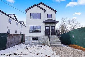 1st image of 16 Hillcrest St