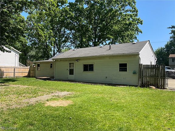 5th image of 244 Parkway Dr