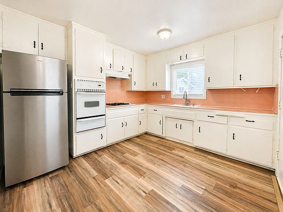 5th image of 118 W 3rd St #116-1/2