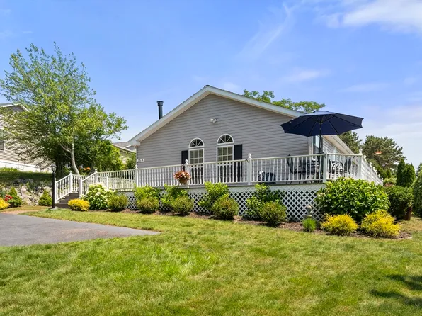 36-36A Headlands Cir, Plymouth, MA 02360