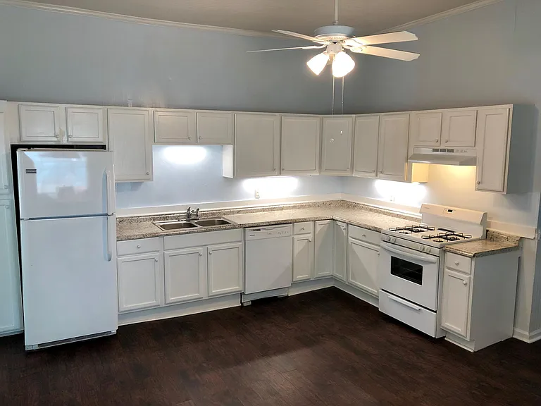 505 Georgia St — Photo 13
