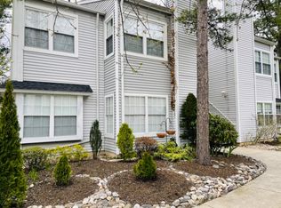 42 Driftwood Ct, Absecon, NJ 08205