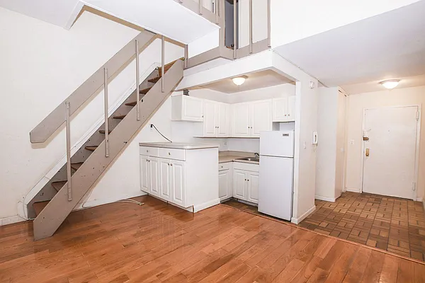 Rented by Avenues Real Estate | media 1