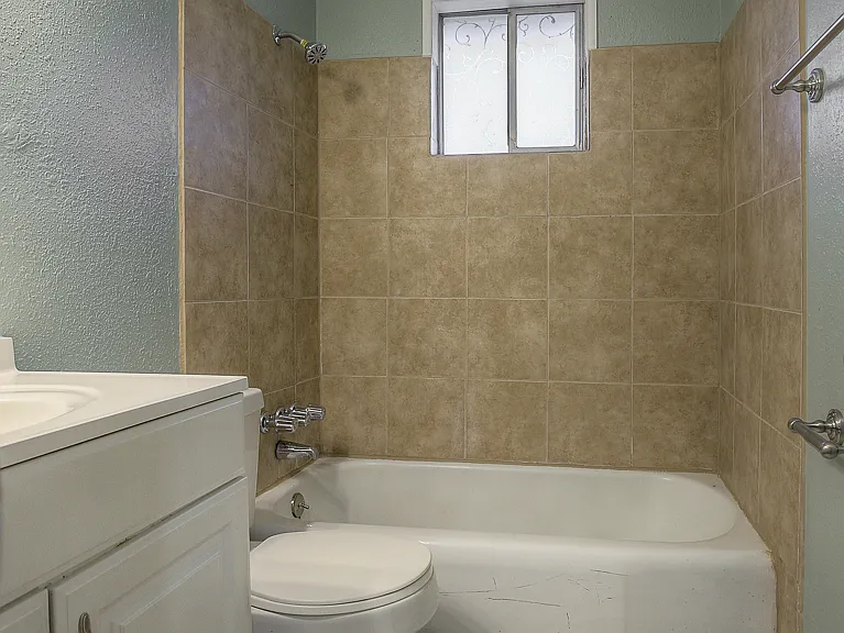 510 NE Corder St #B — Photo 11