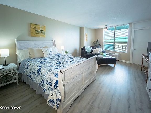 4th image of 313 S Atlantic Ave #5240