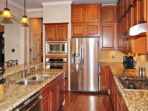 4th image of 25710 Evanston Ct
