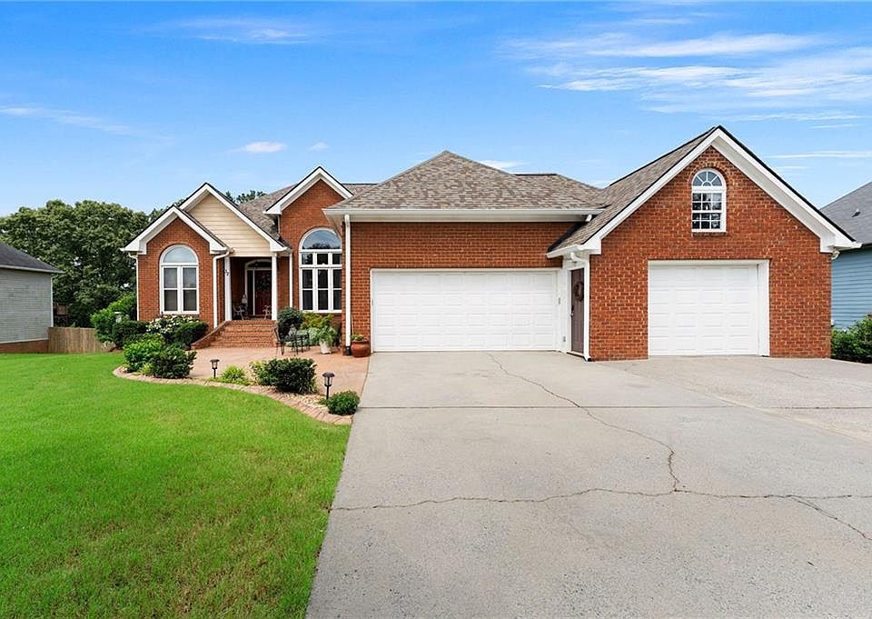 1st image of 32 Shagbark Dr
