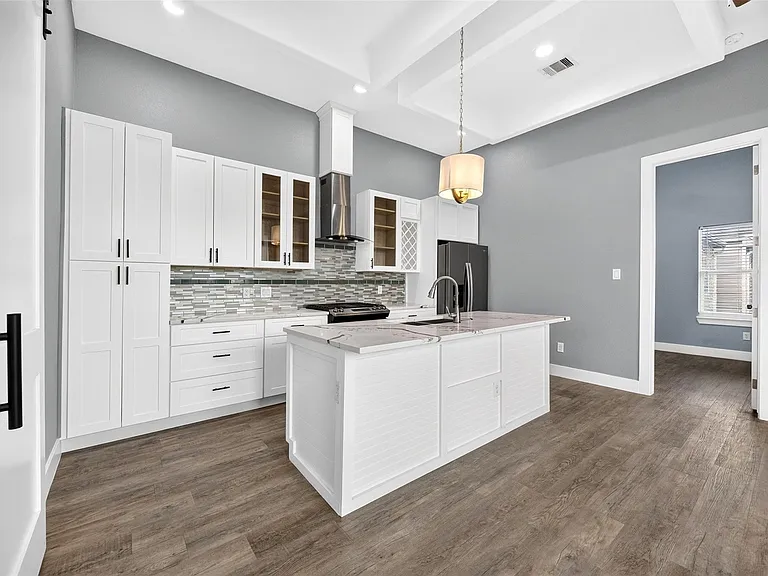 2310 Detering St #B — Photo 14