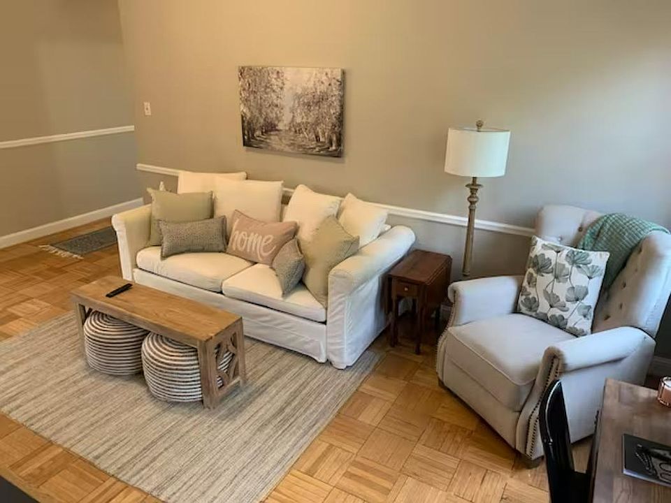 1st image of 2801 Arlington Blvd APT 202