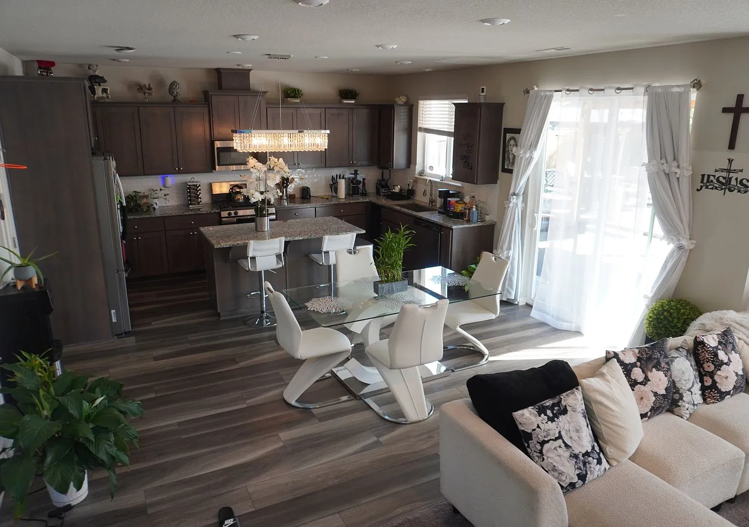 2 Story Corner Lot Home for Lease in Kennedy Farms in Ridgefield - 4201 S. Willow Dr — Photo 3