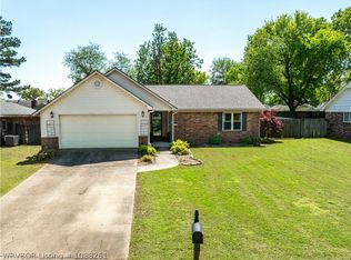 9016 Skypark Dr, Fort Smith, AR 72903