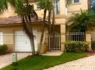 853 NW 170th Ter, Pembroke Pines, FL 33028