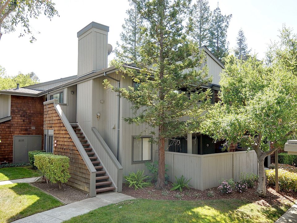 1st image of 1915 La Terrace Cir #33