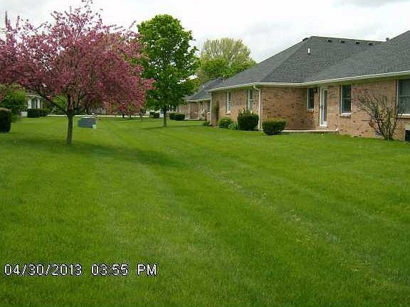 5th image of 1421 Holiday Ln W #75
