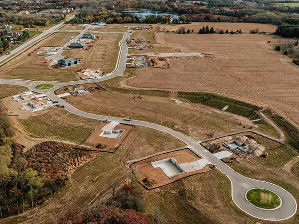 430 INGLESIDE COURT #Lt54, Dousman, WI 53118