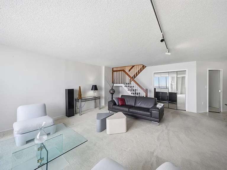 2103 Harmon Cove Tower #2103 — Photo 3
