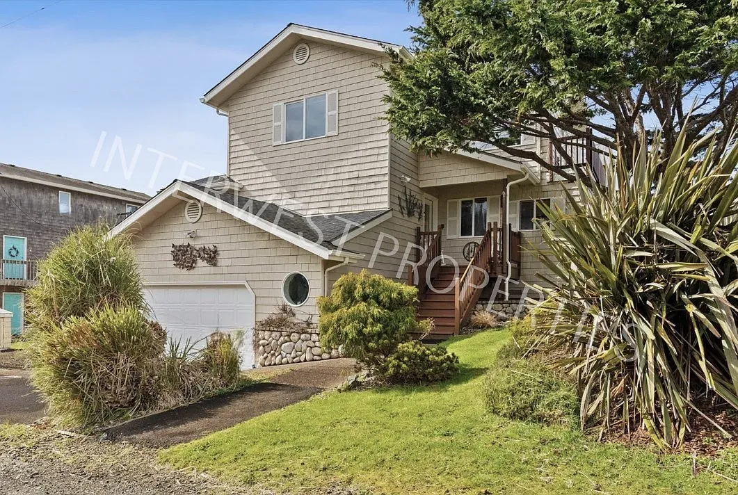 4 bed, 2600 sqft, $3,200 — Photo 1