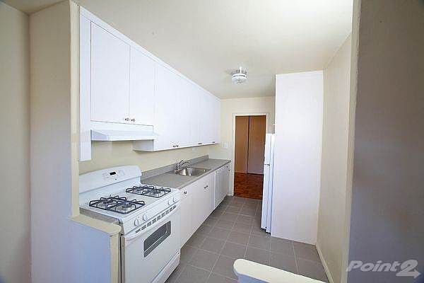 2nd image of 4415 Colden St APT 5A