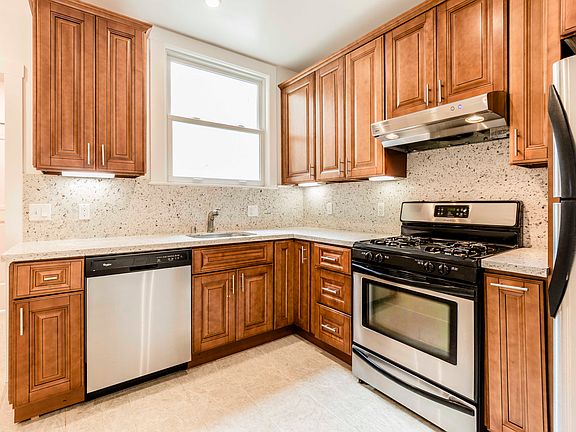 4th image of 2901 Buchanan St APT 6