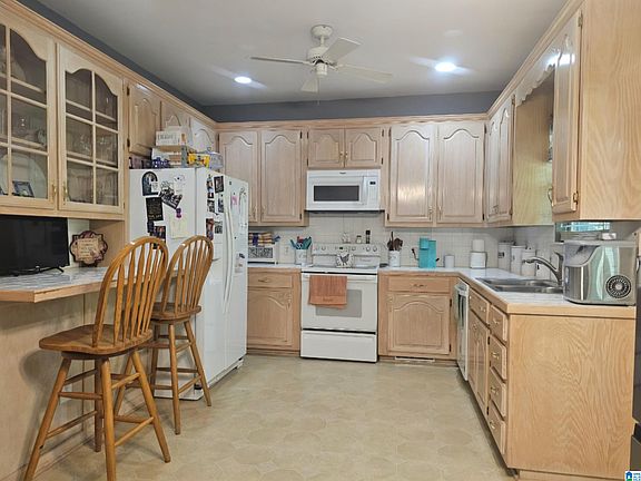 4th image of 3965 Black Hawk Dr