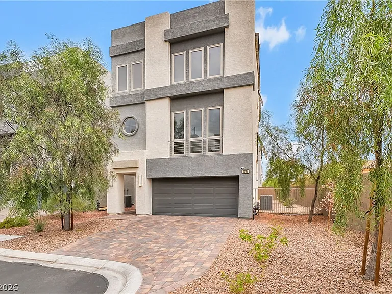 7754 Misty Oaks Ave — Photo 2