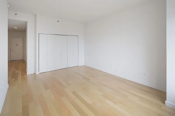 Rented by The Moinian Group | media 22