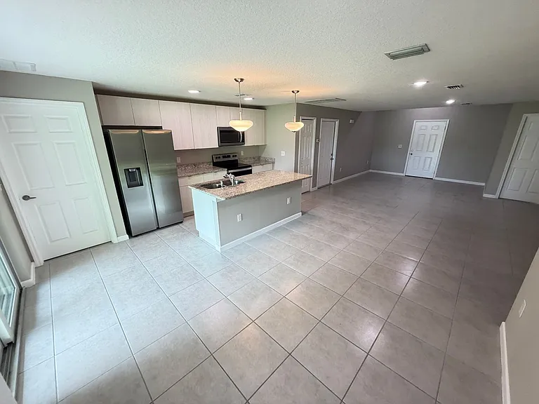 867 Glencove Ave NW — Photo 31