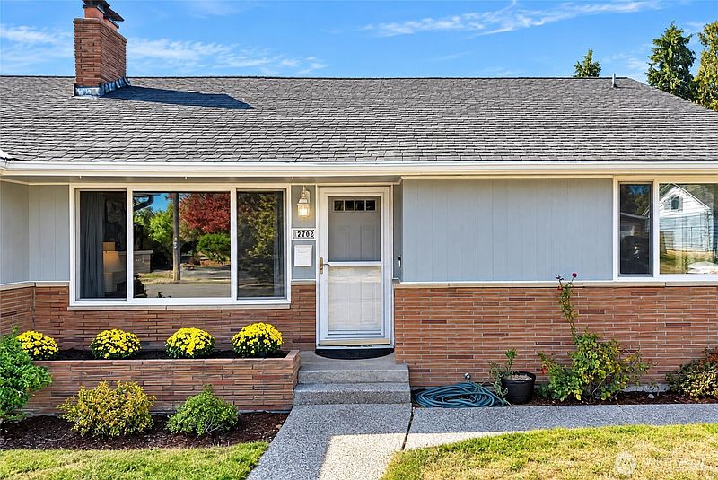 4th image of 2702 N Winnifred Street