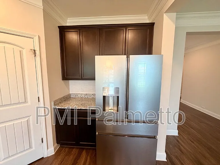 628 Colston Ln — Photo 8