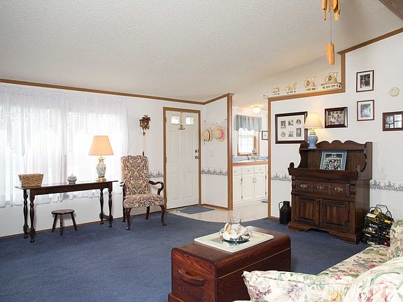 5th image of 32 Heritage Cir