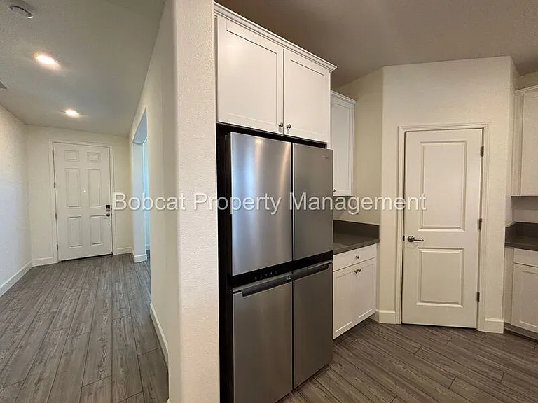 1097 Dapple Dr — Photo 8