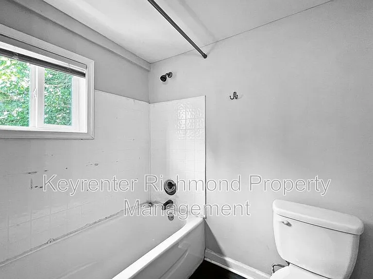 9 E 19th St — Photo 14