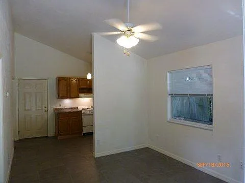 660 NW 20th Ave — Photo 7